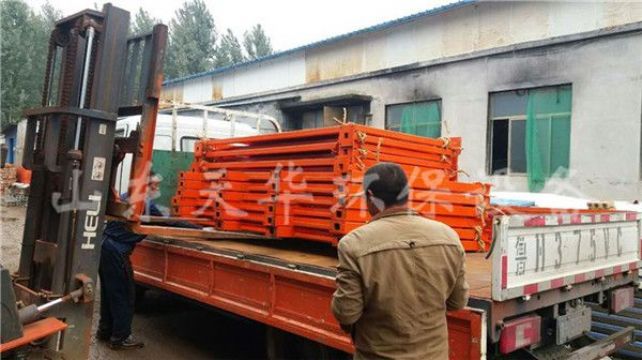 點(diǎn)擊查看詳細(xì)信息<br>標(biāo)題：發(fā)貨現(xiàn)場(chǎng) 閱讀次數(shù)：1832