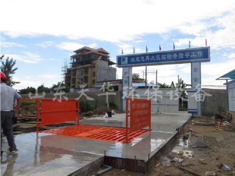 點(diǎn)擊查看詳細(xì)信息<br>標(biāo)題：標(biāo)準(zhǔn)100T做基礎(chǔ)洗車(chē)機(jī) 閱讀次數(shù)：5772