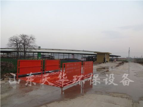 點(diǎn)擊查看詳細(xì)信息<br>標(biāo)題：中鐵建3.7*5標(biāo)準(zhǔn)洗車(chē)機(jī)案例 閱讀次數(shù)：2775