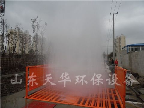 點(diǎn)擊查看詳細(xì)信息<br>標(biāo)題：標(biāo)準(zhǔn)型工程洗車(chē)機(jī)清洗效果 閱讀次數(shù)：5115